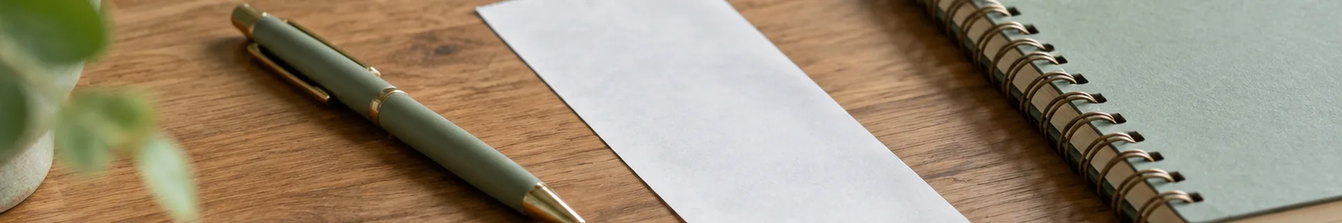 Illustrative closing banner: Cashier CV: what to write and what to avoid
