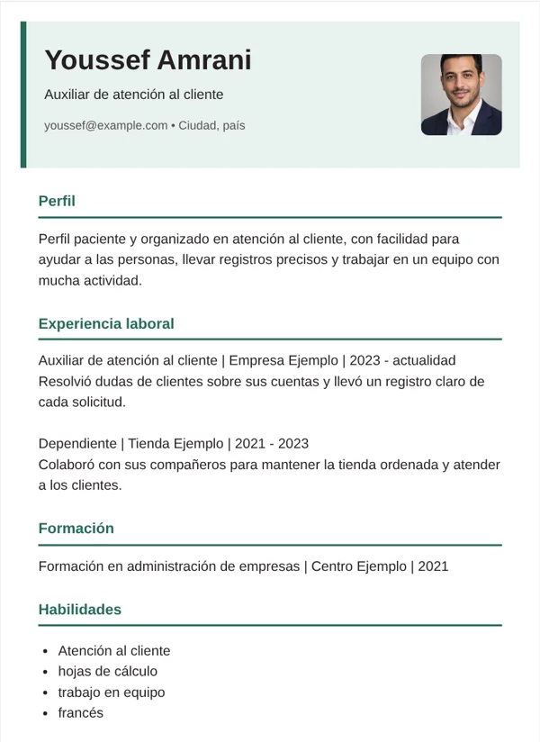 Moderna diseño de CV con datos de ejemplo ficticios