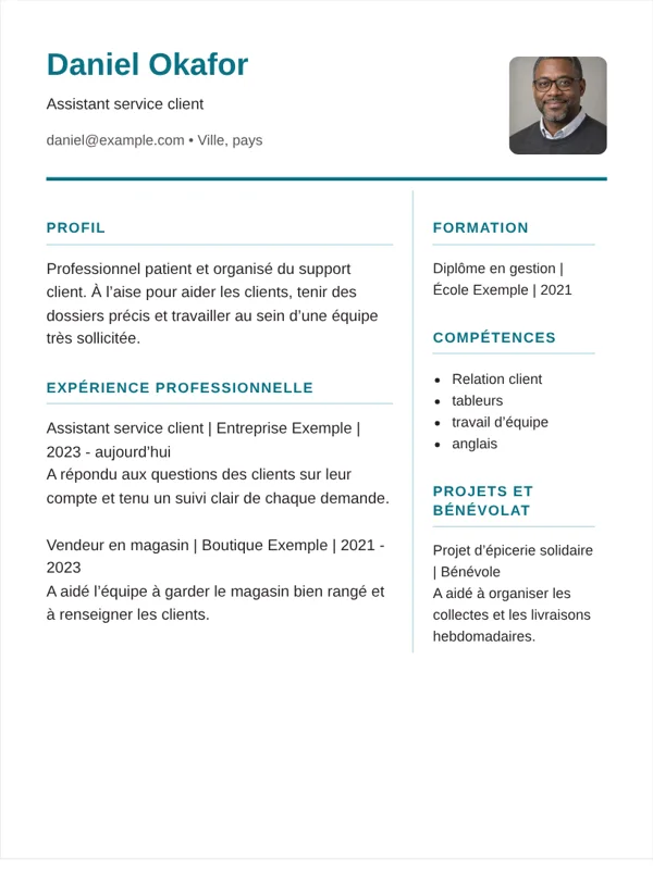 Compact pro modèle de CV avec des informations d’exemple fictives
