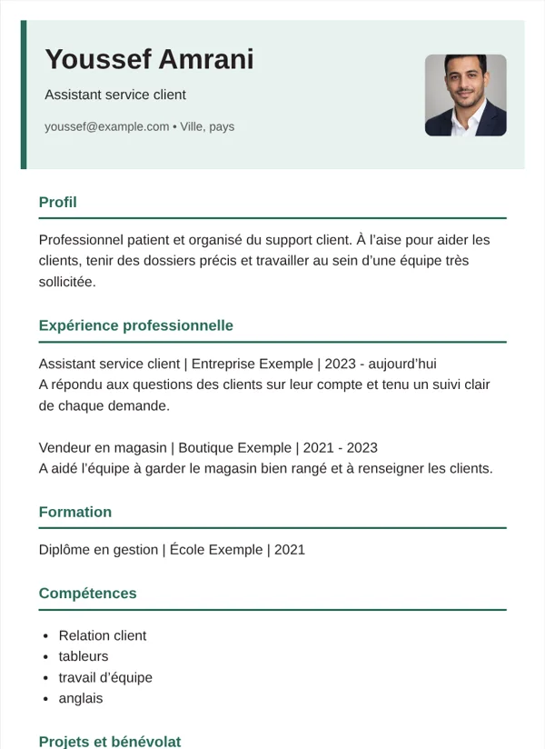 Moderne modèle de CV avec des informations d’exemple fictives