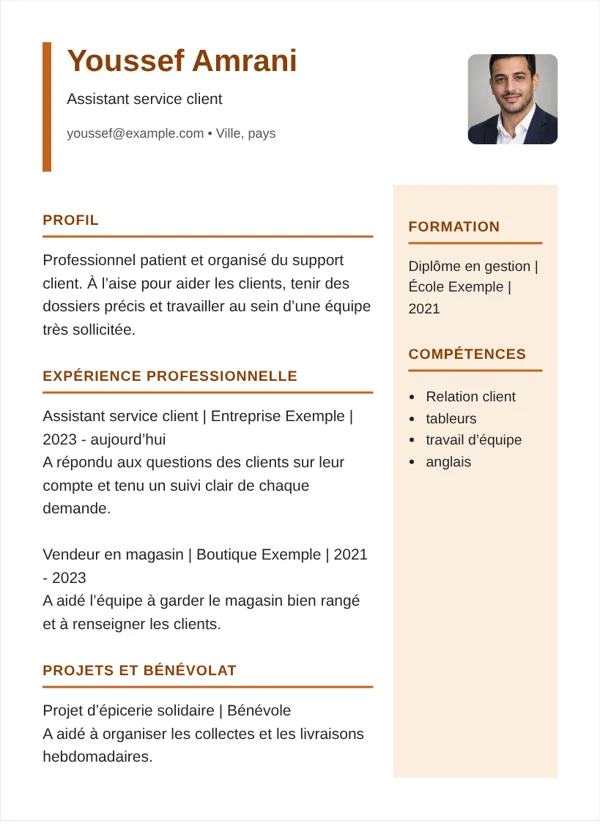 Colonne droite modèle de CV avec des informations d’exemple fictives
